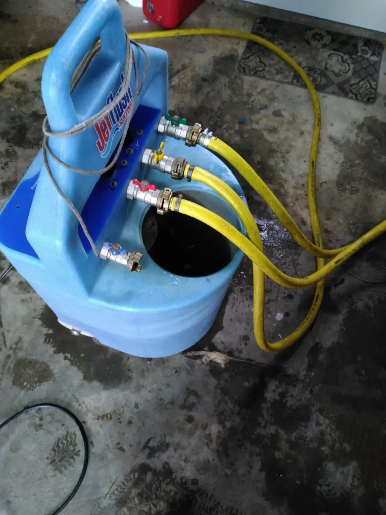 Réalisation d'entretien et dépannage par Julien Plomberie, plombier à Pleuven